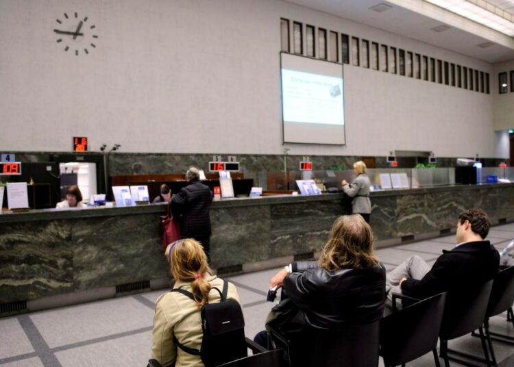 Ylemmät Toimihenkilöt YTN ja pankkiväen Ammattiliitto Suora hylkäsivät keskiviikkona valtakunnansovittelijan rahoitusalalle antaman sovintoesityksen.