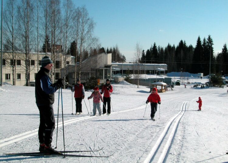 TUL vaatii arkiliikunnan helpottamista ja lisäämistä mm. hiihtolatupohjia lisäämällä.