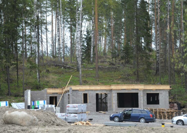 Pientalotyömaalla tulee ylitarkastaja von Hertzenin mukaan huolehtia työsuojeluasioista aivan kuten suuremmillakin rakennuksilla.