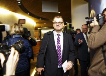 Ay-liikkeessä ollaan ymmällään siitä, mitä hallitustunnustelija Juha Sipilä tarkoittaa yhteiskuntasopimuksella.