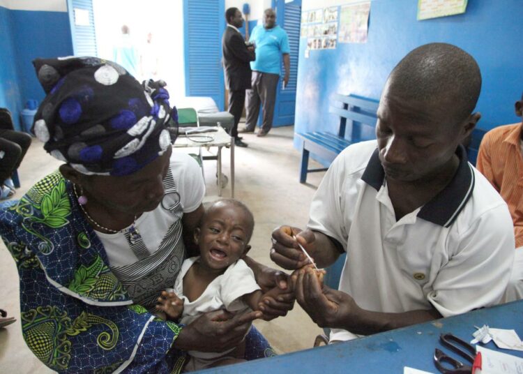 Terveydenhuolto kaikille kehitysmaiden asukkaille kuuluu YK:n kestävän kehityksen tavoitteisiin. Kuva klinikalta Norsunluurannikon Abidjanissa.