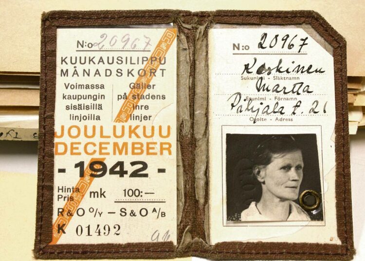Kun Martta Koskinen pidätettiin 5.12.1942, häneltä takavarikoitiin muun muassa kuukausilippu.