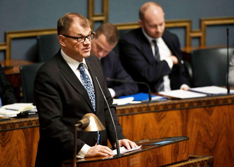 Pääministeri Juha Sipilän (kesk.) hallitus on leikannut muun muassa sosiaaliturvasta, tutkimuksesta ja koulutuksesta, mutta yritystukiin se ei uskaltanut tehdä kunnon uudistusta.