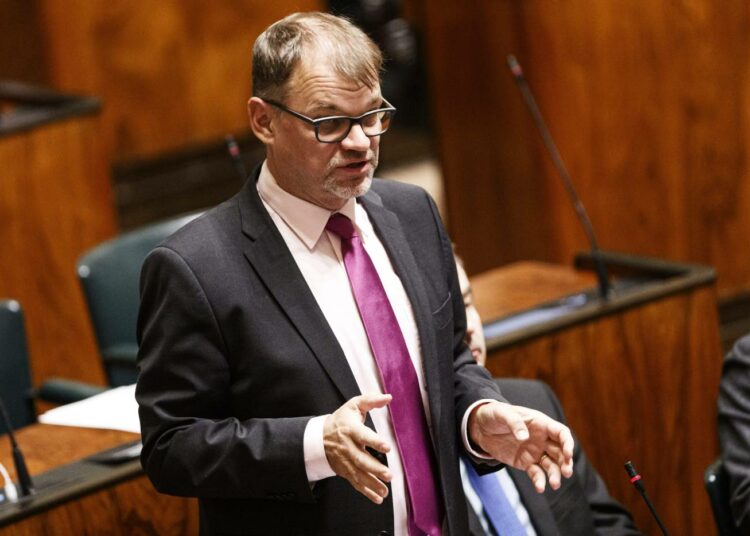 Keskustan Juha Sipilä eduskunnan täysistunnossa Helsingissä 27. helmikuuta 2020.