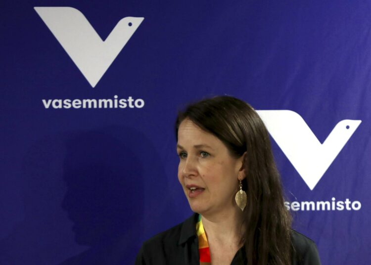 Pakoilaisvakoilu on väkivaltaa, mutta se myös kaventaa vähemmistöjen kansalaisoikeuksia Suomessa, sanoo Veronika Honkasalo.