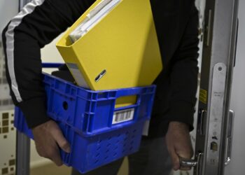 Lakiesitys heikentää pätkätyöläisten asemaa.