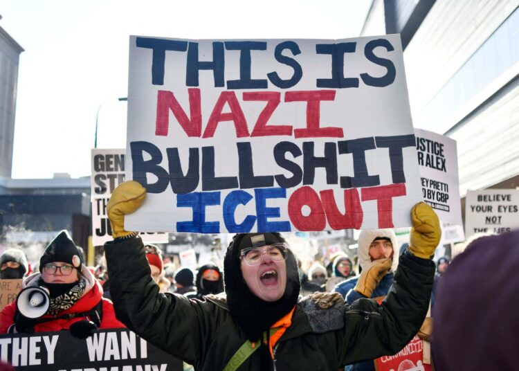 Yhdysvalloissa nähdään valtavia mielenosoituksia ICE-agentteja vastaan. Kuva on Minneapolisista.