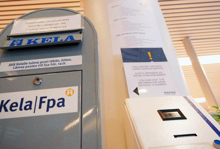 Kansaneläkelaitoksen asiakkaista valtaosa on muita kuin kansaneläkeläisiä ja rahatkin menevät muualle, joten nimenvaihdos tai lyhenteen virallistaminen voisi olla paikallaan.