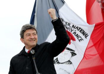 Vasemmistorintaman Jean-Luc Mélenchon kärsi murskatappion äärioikeiston Marine Le Penille Pas-de-Calais´n vaalipiirissä.