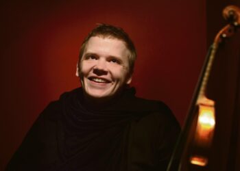 Pekka Kuusisto harmittelee otsikoihin noussutta vastakkainasettelua korkea- ja populaarikulttuurin välillä.