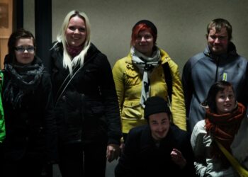 Riihimäen Vasemmistonuoria olivat perustamassa takarivissä Mimmi Hirviniemi, Heini Åberg, Niina Tauru ja Teemu Kolehmainen sekä edessä Arttu Hynönen ja Lotta Vainiola.