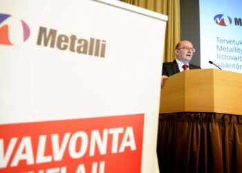 Metalliliiton puheenjohtaja Riku Aalto Metalliliiton liittovaltuuston kokouksessa keskiviikkona.