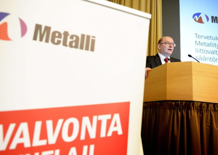 Metalliliiton puheenjohtaja Riku Aalto Metalliliiton liittovaltuuston kokouksessa keskiviikkona.