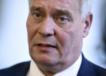Entinen valtiovarainministeri, SDP:n puheenjohtaja Antti Rinne ei hyväksy enää kamreeriajattelua ja leikkauksia.