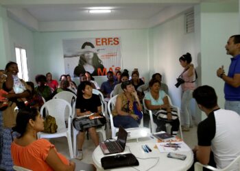 Havannassa toimiva Oscar Arnulfo Romero -keskus kampanjoi naisiin kohdistuvaa väkivaltaa vastaan.