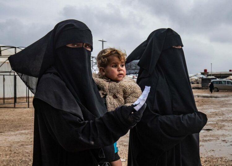 Al-Holin lapsista tuli uuden hallituksen ensimmäinen tulikoe.