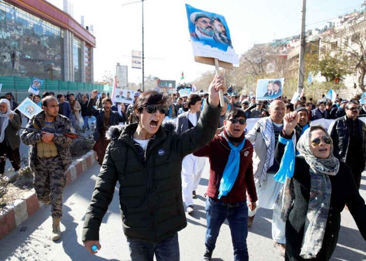 Abdullah Abdullahin kannattajia Kabulin kaduilla marraskuussa 2019.