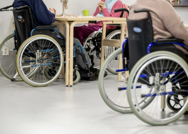 Vanhus- ja vammaispalveluissa on jouduttu käyttämään suojaimia väärin, selviää SuPerin kyselystä.