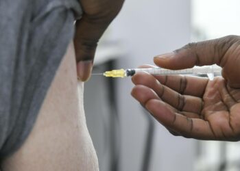 Ministeriö arvioi, että kaikki halukkaat aikuiset on rokotettu kesän lopussa tai alkusyksystä, ehkä nopeamminkin.