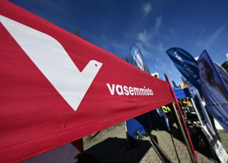 Vasemmistoliitto on molemmissa vaaleissa neljänneksi suurin puolue.