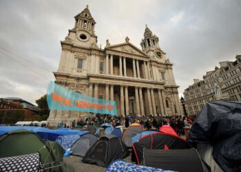 Occupy-liikkeen leiri Lontoon St. Paulin kirkon luona on yksi kohteista, joihin äärioikeistolaisten uskotaan suunnitelleen hyökkäystä.