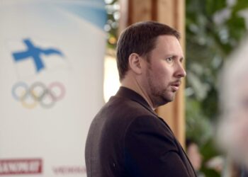 Kulttuuri- ja urheiluministeri Paavo Arhinmäki.