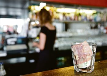 PAMin jäsenkyselyn mukaan jopa 86 prosentilla osa-aikaisista työntekijöistä on taloudellisia huolia.