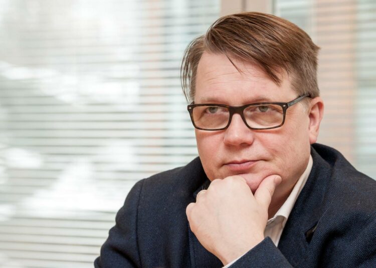 SEL:n puheenjohtaja Veli-Matti Kuntonen sanoi talouden lähteneen nousuun hallituksen teoista huolimatta.