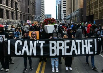 George Floydin kuolema poliisin käsissä käynnisti suuret Black Lives Matter -mielenosoitukset viime kesänä.