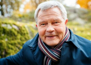 65-vuotias Matti Semi on varkautelainen kansanedustaja ja rakennustyöntekijä.