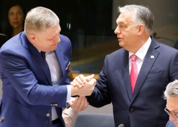 Slovakian pääministeri Robert Fico (vasemmalla) ja Unkarin pääministeri Viktor Orbán.