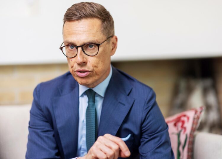 Alexander Stubb antoi KU:lle ja Demokraatti-lehdelle yhteishaastattelun väliaikaisessa virka-asunnossaan Munkkiniemessä.