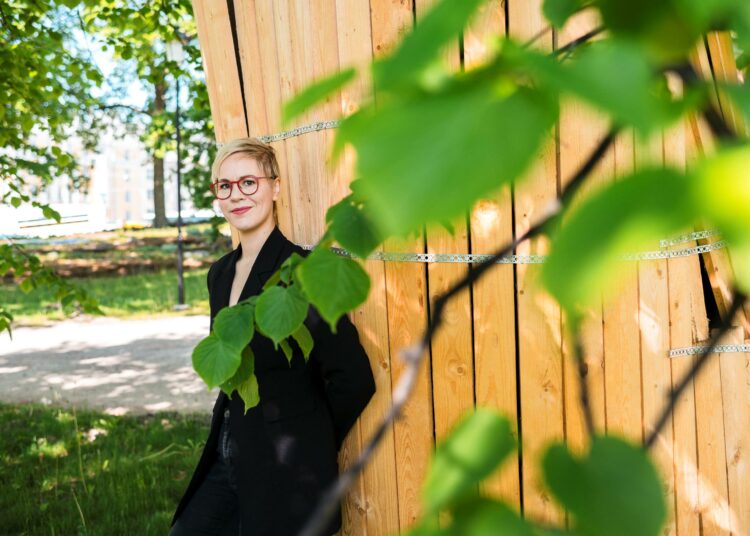 Hanna Sarkkinen.