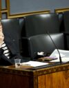 Tarvitaan yhteen hiileen puhaltamista, talkoohenkeä ja sisua, Riikka Purra sanoi eduskunnan täysistunnossa.
