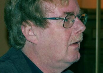 Veijo Koskisen hoitamasta kaupunginhallituksen puheenjohtajan paikasta on syntynyt kiistaa Jyväskylän demareiden kesken.