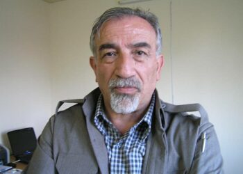 Komala-puolueen Siamak Modarresi pitää iranilaisen öljyn ostoboikottia tehokkaana tapana vaikuttaa Iranin hallitukseen.