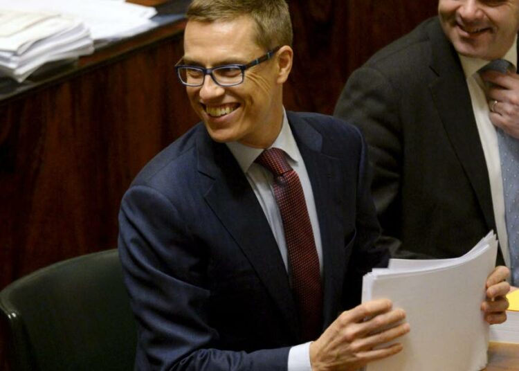 Pääministeri Alexander Stubbin hallitus sai eduskunnalta luottamuksen äänin 97-94.