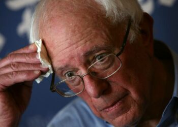 Bernie Sandersin kannatus kasvaa.