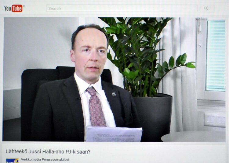 Europarlamentaarikko Jussi Halla-aho ilmoitti Youtube-videolla lähtevänsä tavoittelemaan perussuomalaisten puheenjohtajuutta.