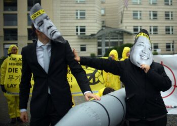 ICAN kampanjoi 13. syyskuuta Yhdysvaltain Berliinin-suurlähetystön edustalla ydinaseiden kieltämiseksi.
