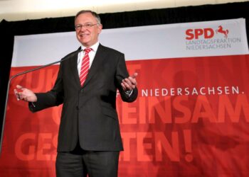 Niedersachsenin osavaltion pääministeri Stephan Weil iloitsi demarien hyvästä menestyksestä Hannoverissa sunnuntai-iltana.