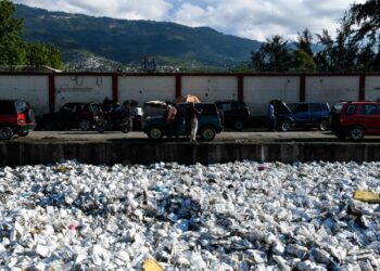 Muovijätettä Haitin pääkaupungissa Port-au-Princessa.