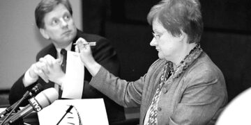Esko Aho ja Tarja Halonen turvallisuuspoliittisessa keskustelussa 18.1.2000.