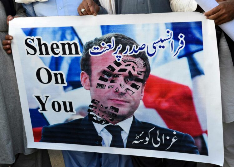 Ranskan presidentti Emmanuel Macron on vihakampanjoiden kohteena.