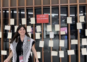 Vuoden 2024 aikana Miari kertoi omaa tarinaansa erilaisissa haastatteluissa ja tapahtumissa yli 30 kertaa. Kuva on Malesiasta, missä Miari puhui Rainforest Youth Summit -tapahtumassa kesäkuussa.