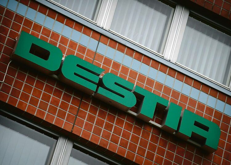 Muun muassa liikenneväyliä rakentava ja ylläpitävä Destia on yksi valtioyhtiöistä, jonka valtionyhtiöiden omistusasioista hallituksesta vastaava Jyri Häkämies yksityistäisi.