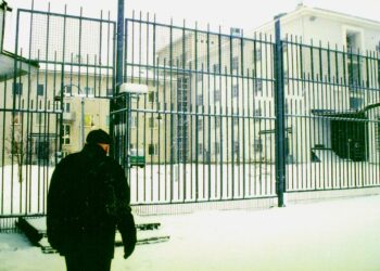 Sukevan vankilan päärakennus.