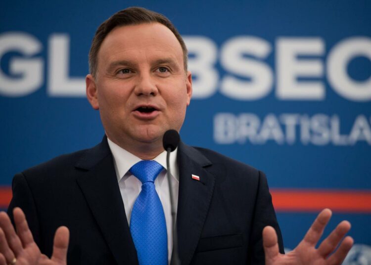 Puolan presidentti Andrzej Duda lehdistötilaisuudessa Slovakiassa toukokuussa.