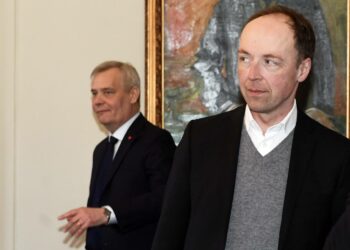 Jussi Halla-ahon perussuomalaiset on ohittanut Antti Rinteen SDP:n.