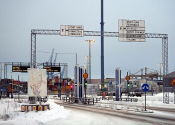 UPM:n paperi ja sellu eivät liiku Suomen satamista AKT:n saarron takia.